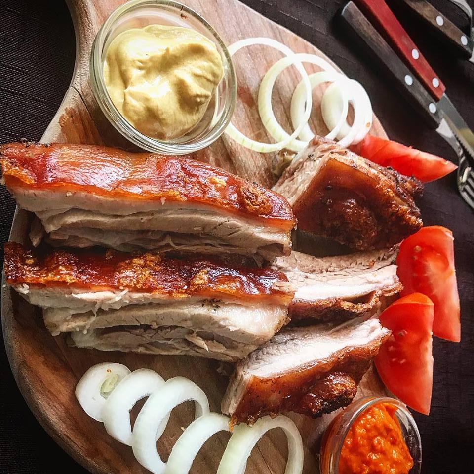 Sveže pečen odojek, vsak četrtek v Gostilni Križnik